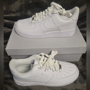 Nike Air Force 1 Triple White Women’s Size 8 – Brand New in Box